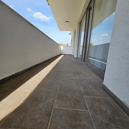 2 Brazda Apartment *